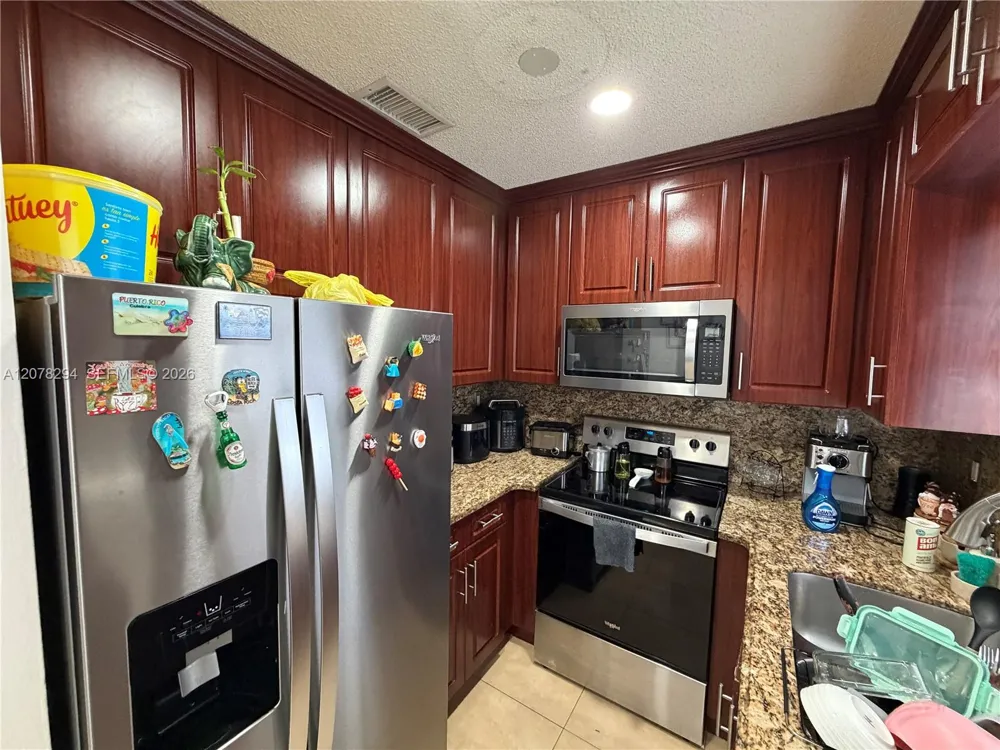 5935 W 26th Ave #204 Hialeah, FL 33016