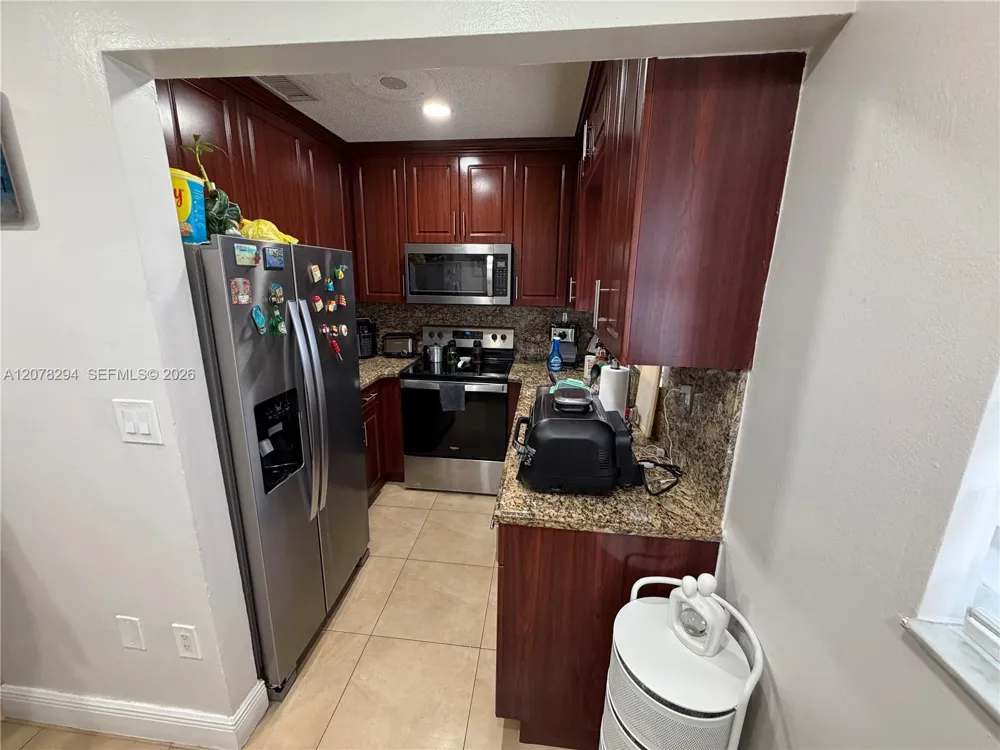 5935 W 26th Ave #204 Hialeah, FL 33016