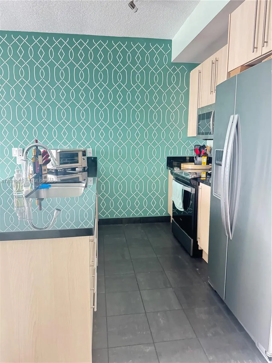 1111 SW 1st Ave #2721-N Miami, FL 33130