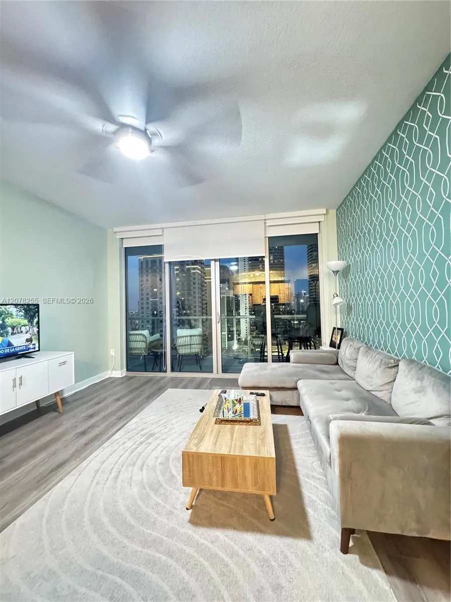 1111 SW 1st Ave #2721-N Miami, FL 33130