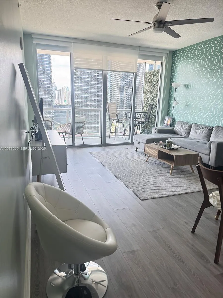 1111 SW 1st Ave #2721-N Miami, FL 33130