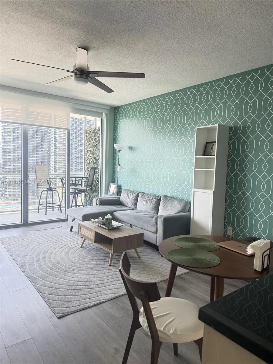 1111 SW 1st Ave #2721-N Miami, FL 33130