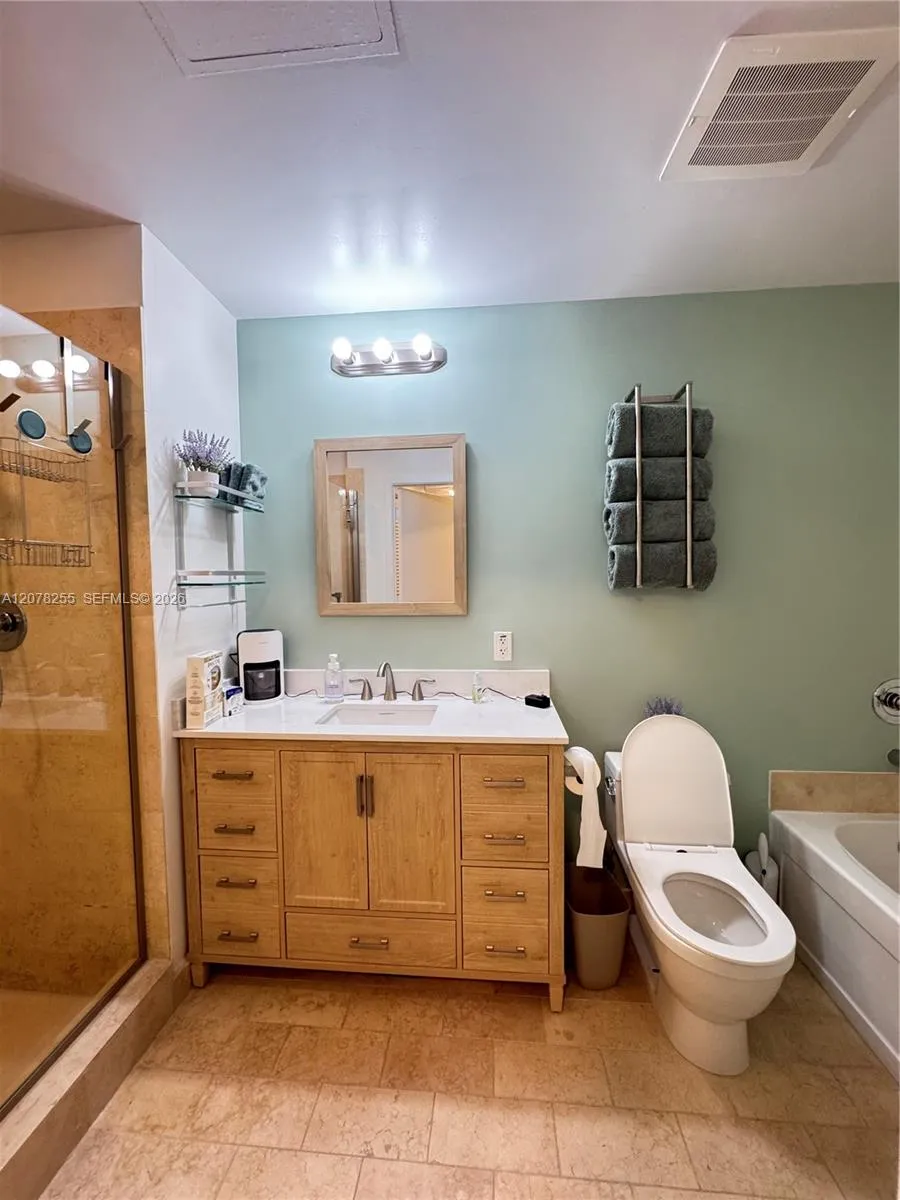 1111 SW 1st Ave #2721-N Miami, FL 33130