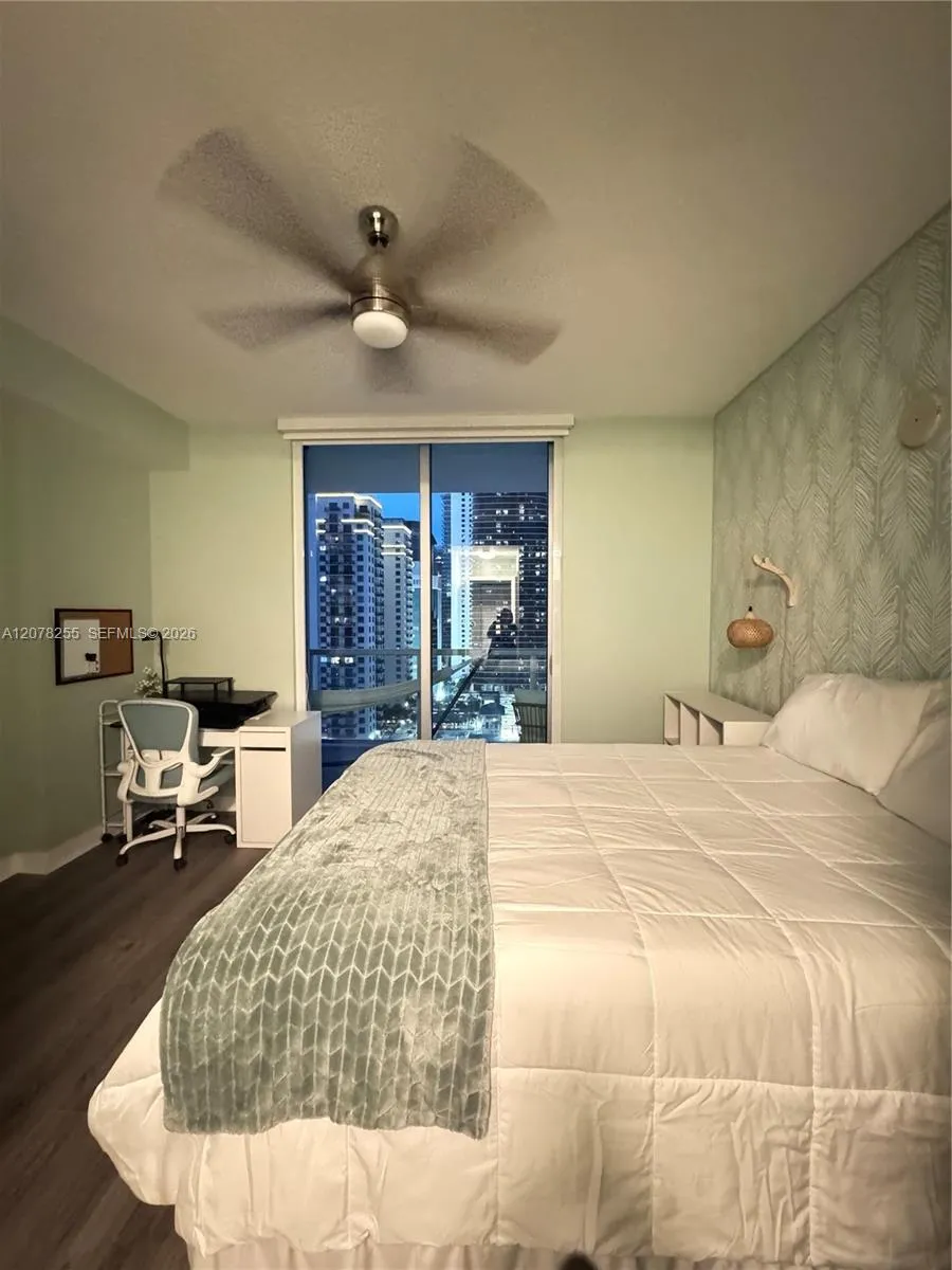 1111 SW 1st Ave #2721-N Miami, FL 33130
