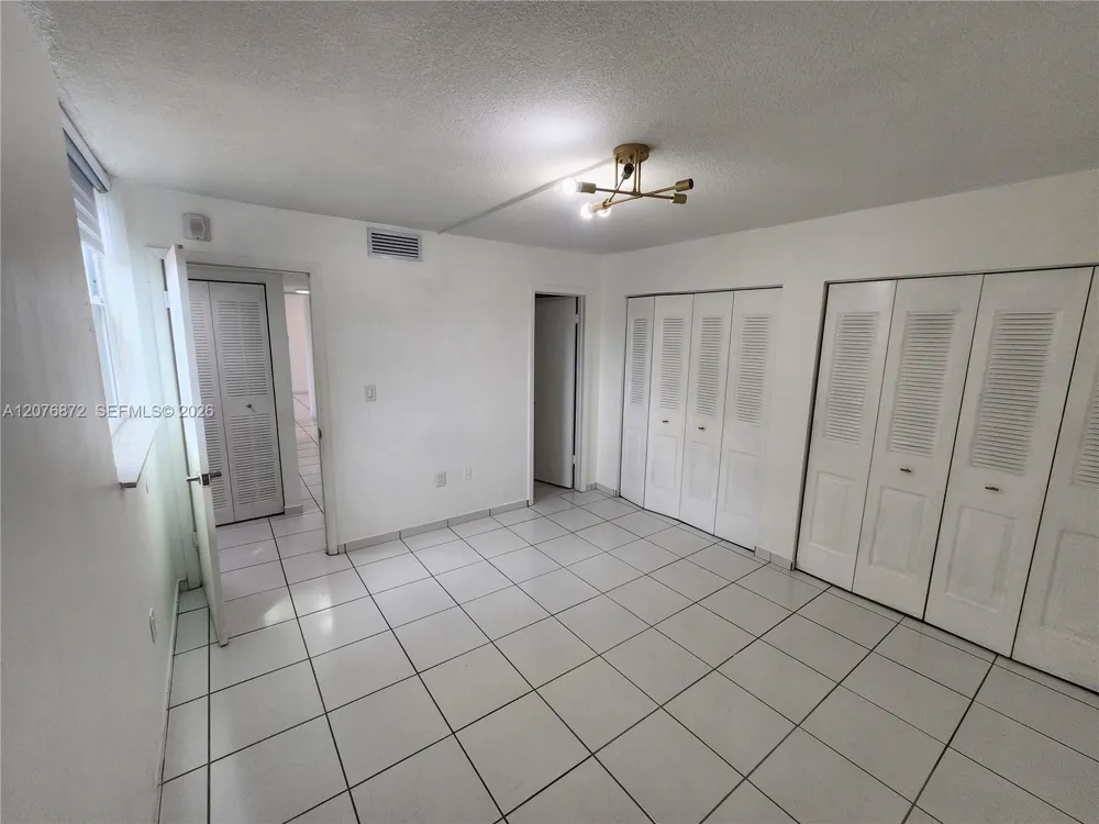 9400 W Flagler St #309 Miami, FL 33174