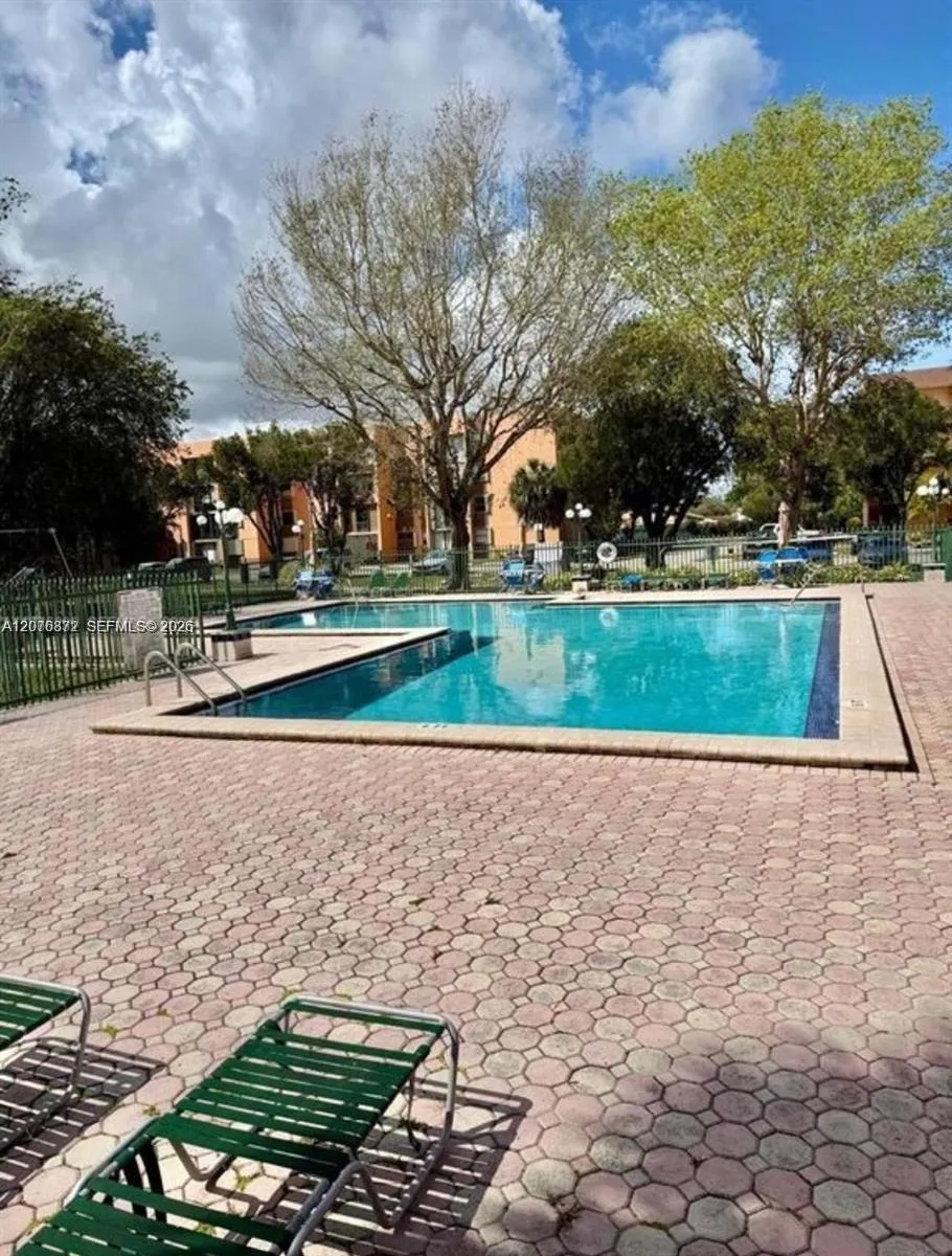 9400 W Flagler St #309 Miami, FL 33174
