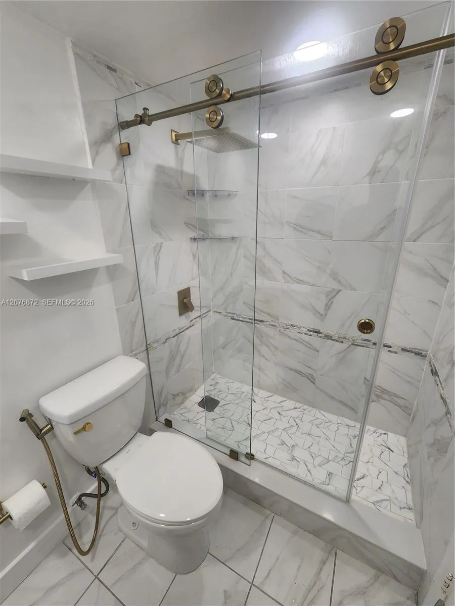 9400 W Flagler St #309 Miami, FL 33174