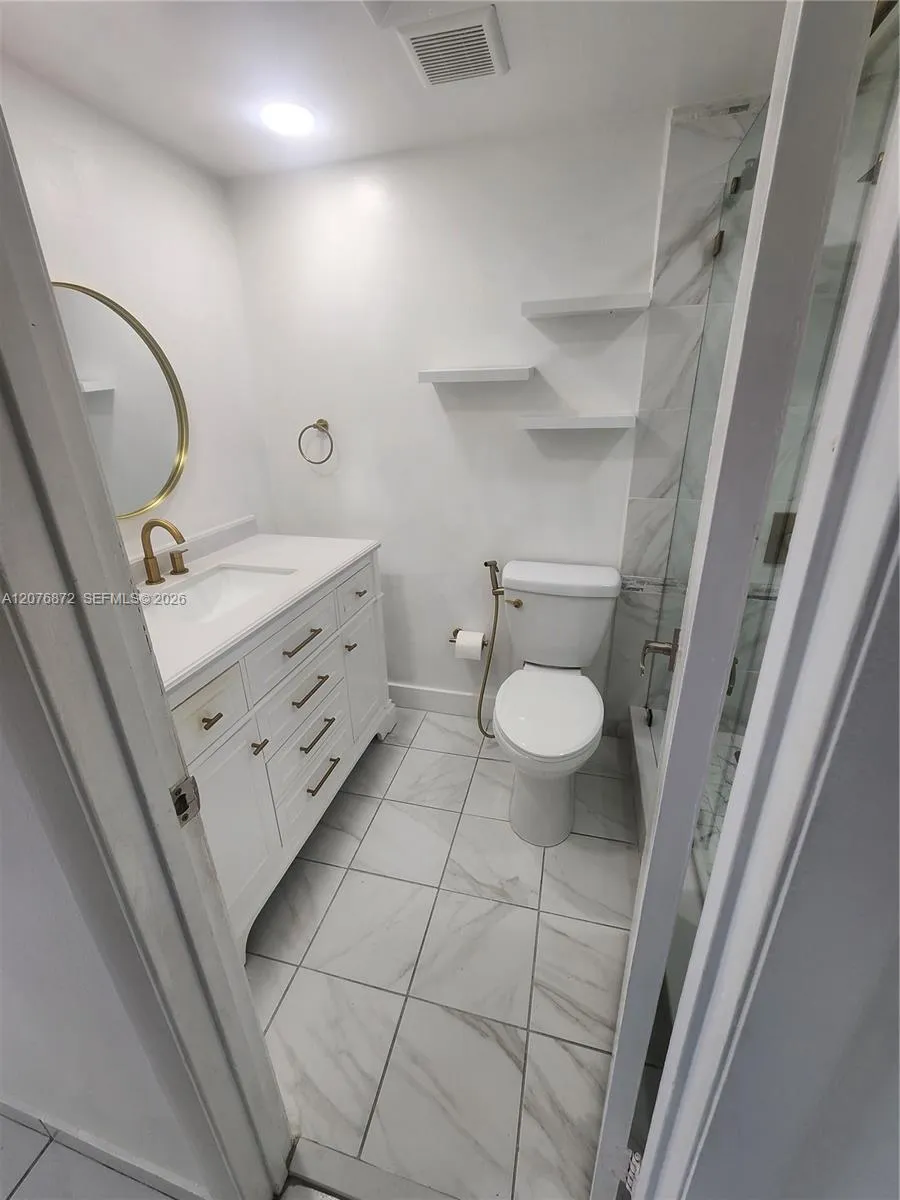 9400 W Flagler St #309 Miami, FL 33174