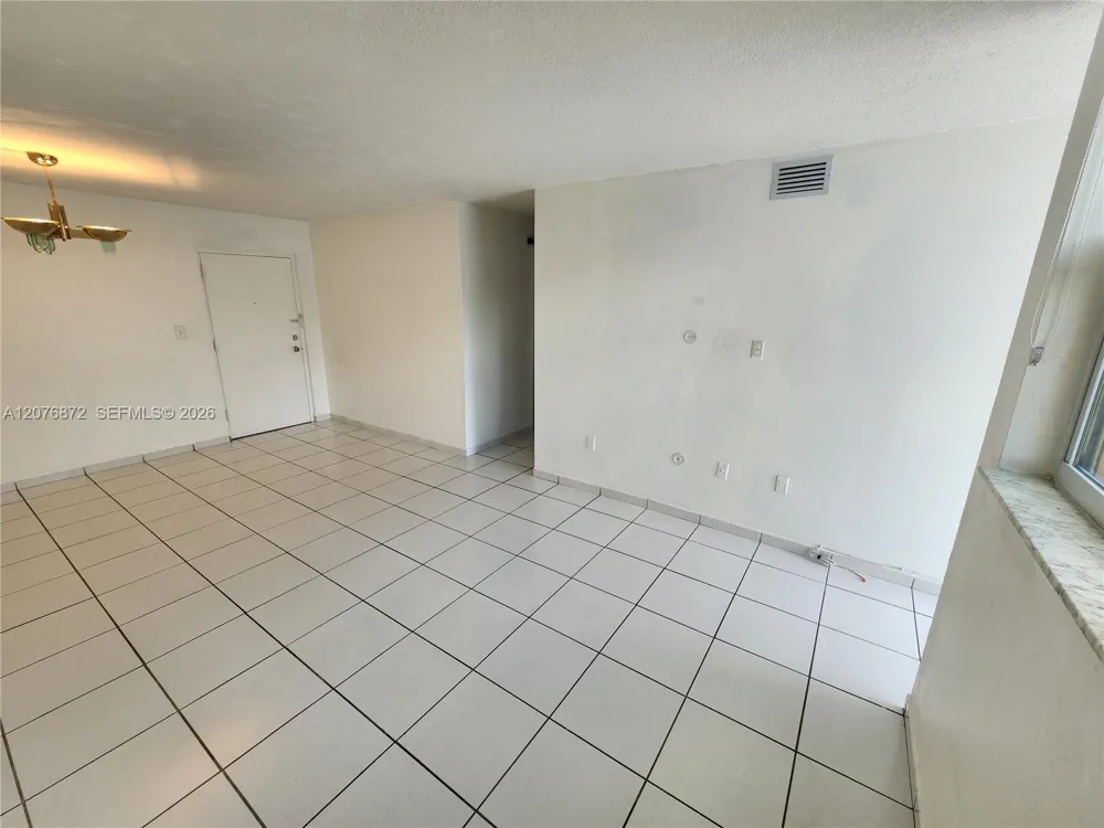 9400 W Flagler St #309 Miami, FL 33174