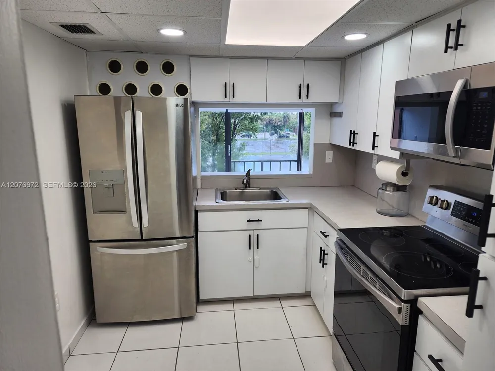 9400 W Flagler St #309 Miami, FL 33174