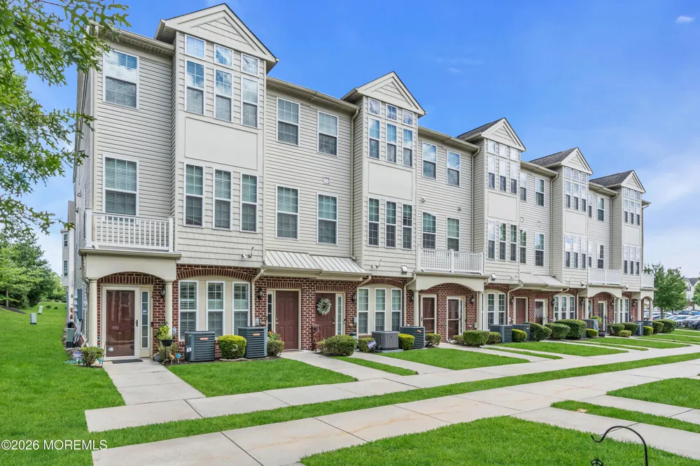 33 Jake Drive Tinton Falls, NJ 07712