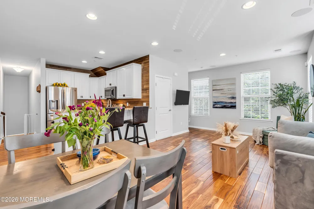 33 Jake Drive Tinton Falls, NJ 07712