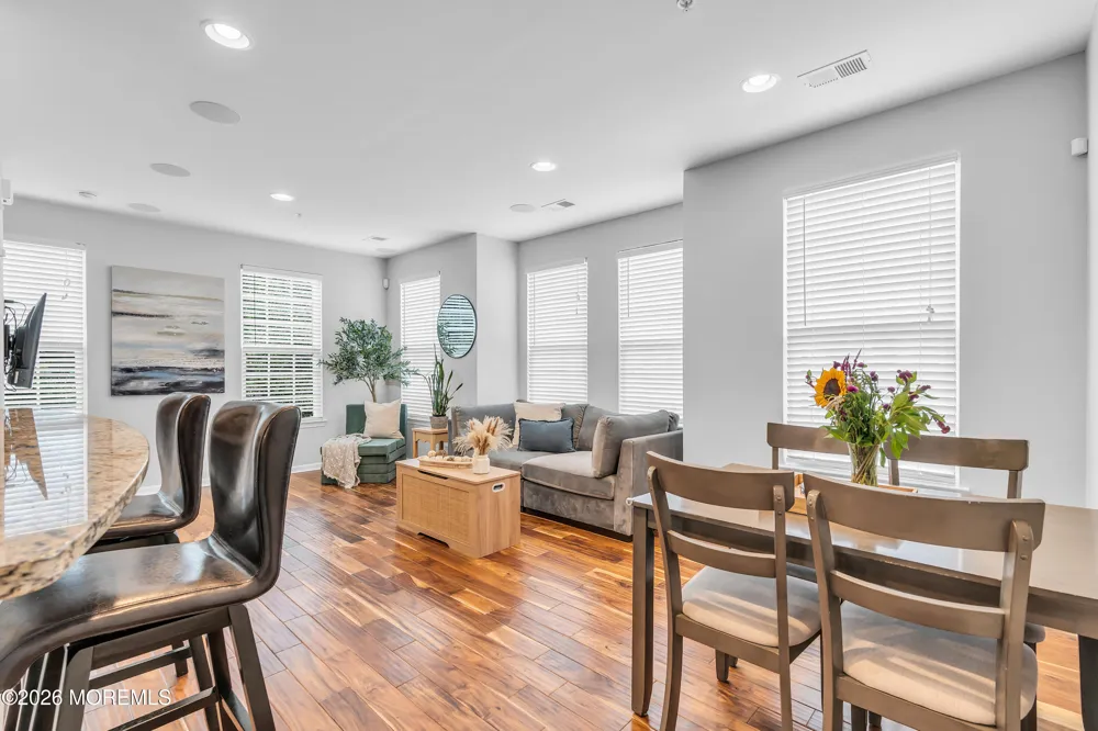 33 Jake Drive Tinton Falls, NJ 07712