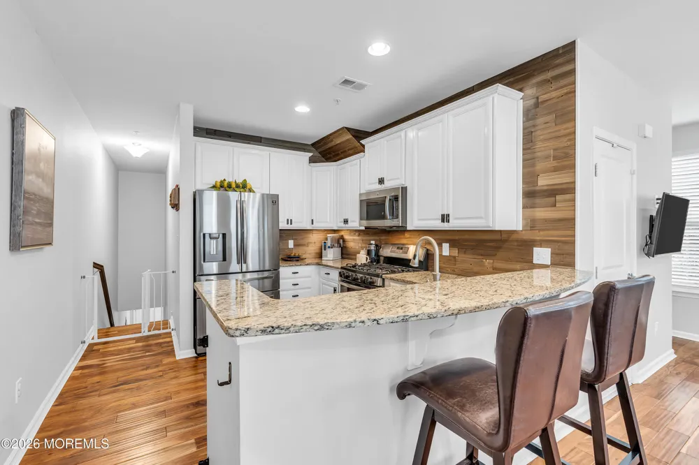 33 Jake Drive Tinton Falls, NJ 07712