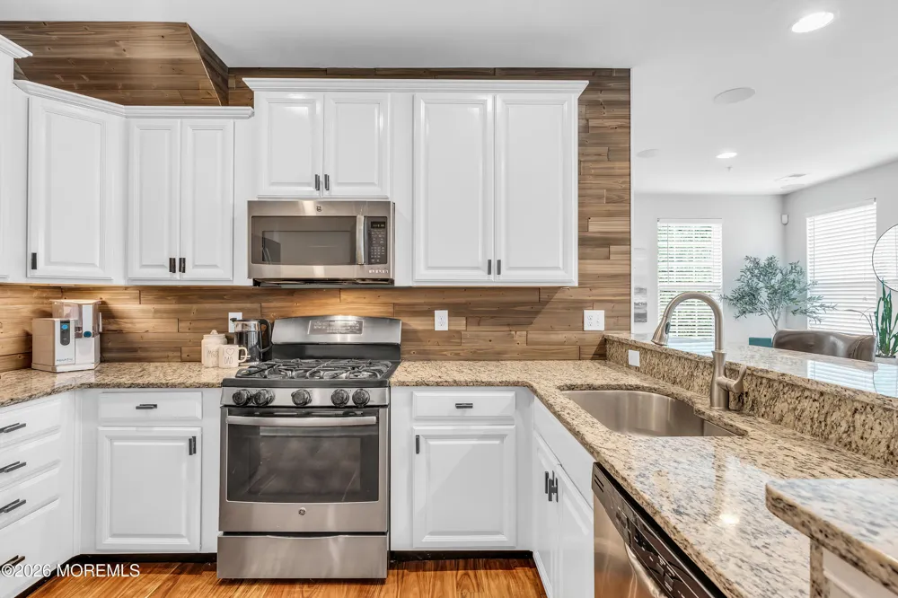 33 Jake Drive Tinton Falls, NJ 07712
