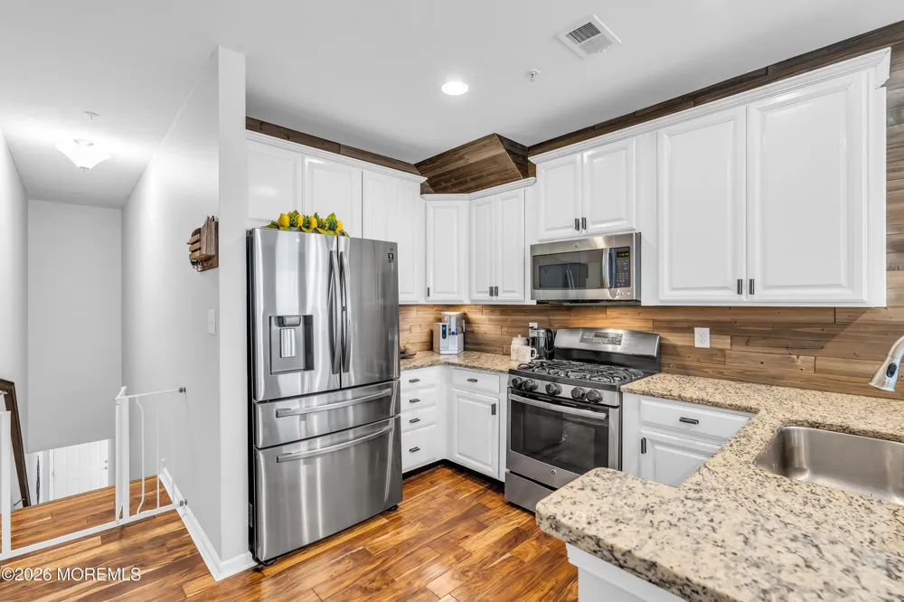 33 Jake Drive Tinton Falls, NJ 07712