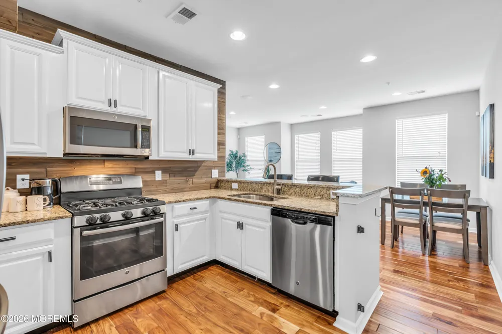 33 Jake Drive Tinton Falls, NJ 07712