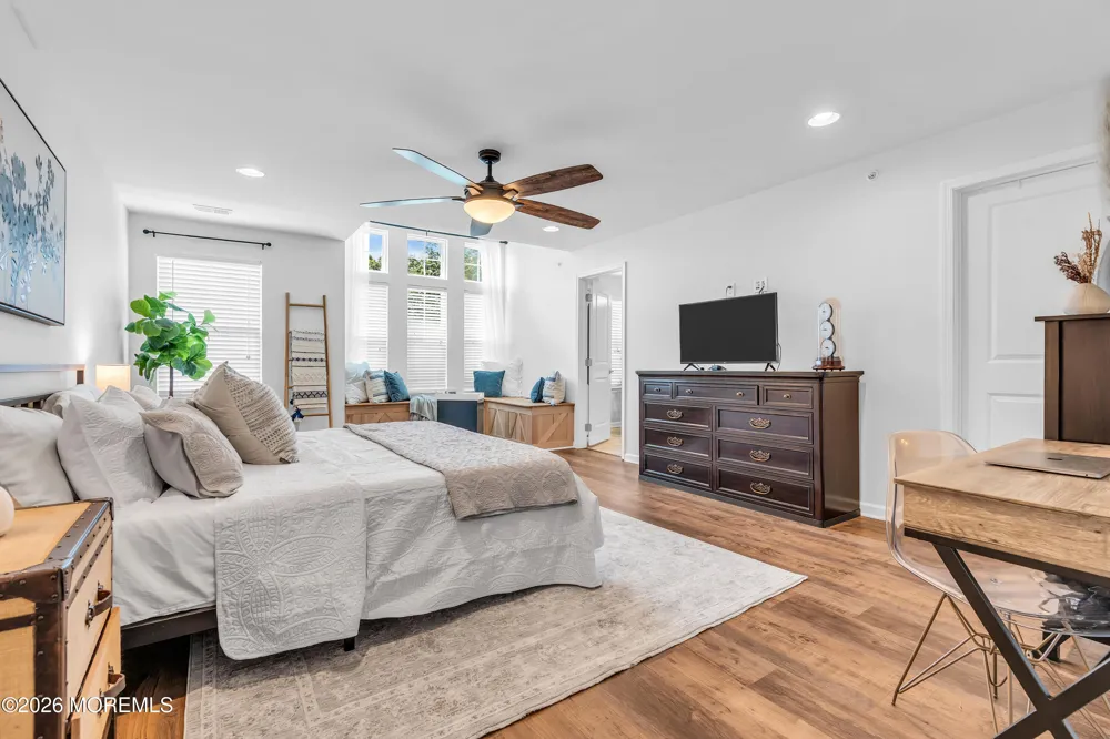 33 Jake Drive Tinton Falls, NJ 07712