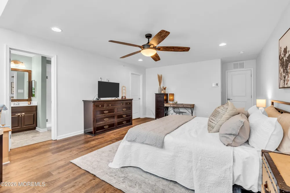 33 Jake Drive Tinton Falls, NJ 07712