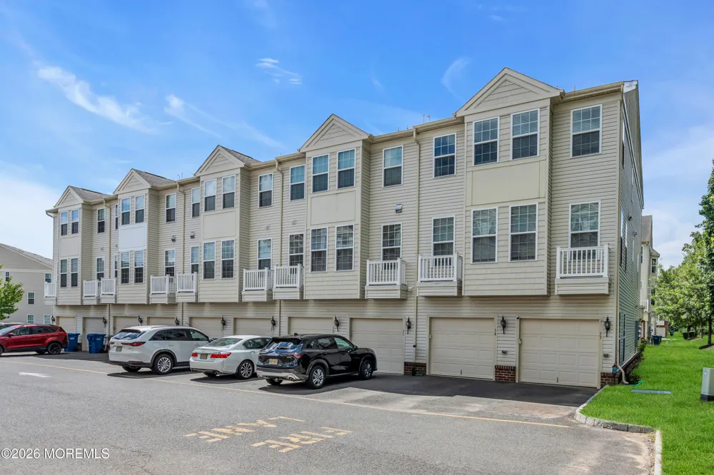 33 Jake Drive Tinton Falls, NJ 07712