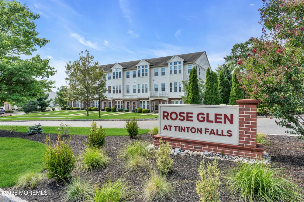 33 Jake Drive Tinton Falls, NJ 07712