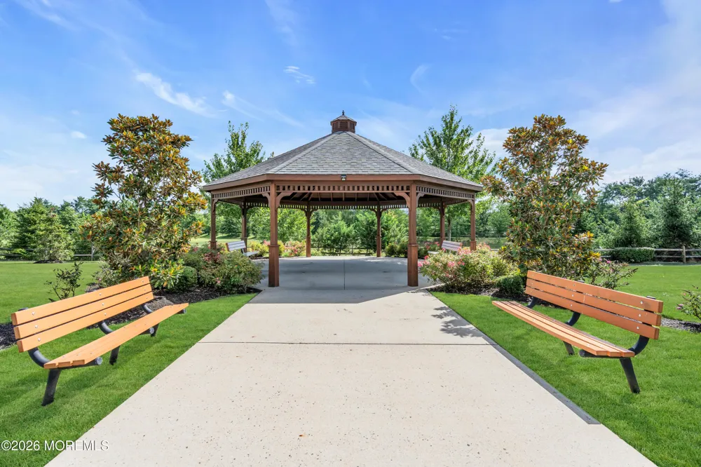 33 Jake Drive Tinton Falls, NJ 07712