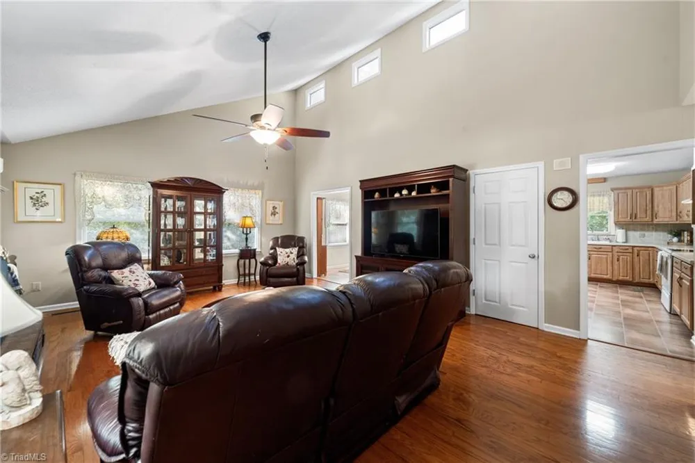 5737 Polaris Court Pfafftown, NC 27040