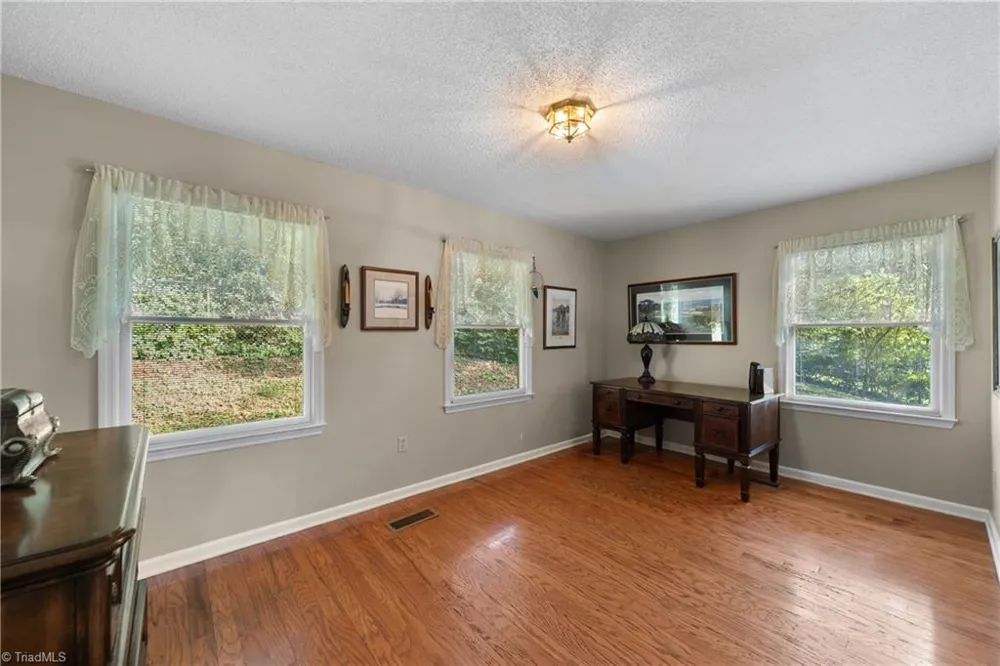 5737 Polaris Court Pfafftown, NC 27040