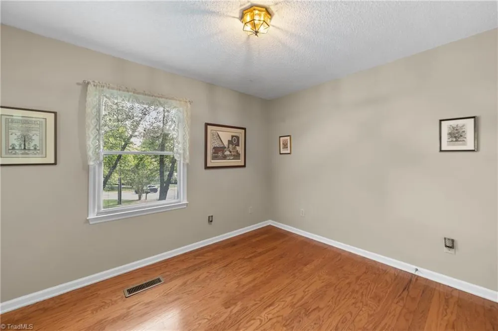 5737 Polaris Court Pfafftown, NC 27040