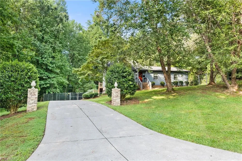 5737 Polaris Court Pfafftown, NC 27040