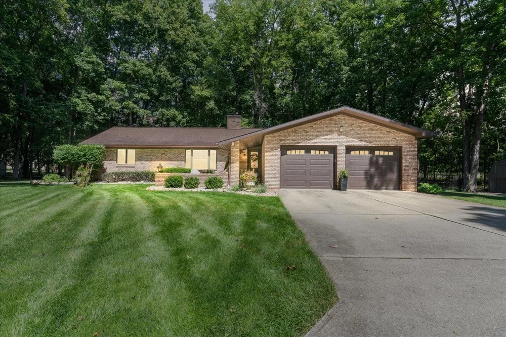 1945 Maplewood Court Caledonia Charter Township, MI 48867