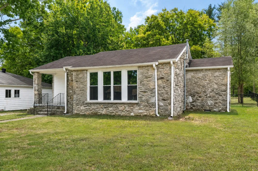 602 Hatcher Dr Fayetteville, TN 37334