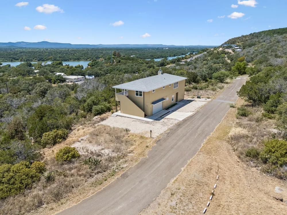 113 War Bonnet Ridge Kingsland, TX 78639