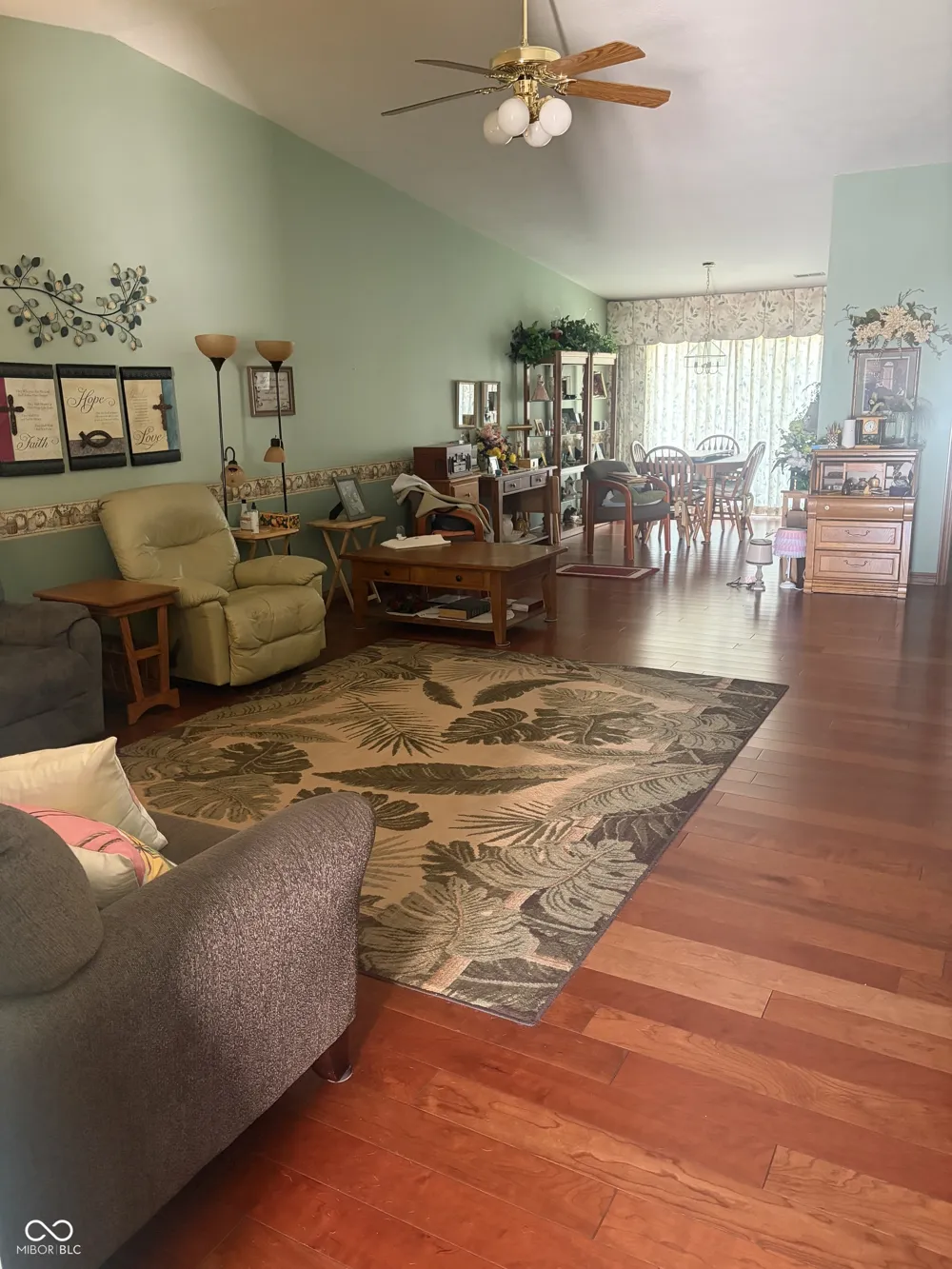 2063 Pelican Franklin, IN 46131