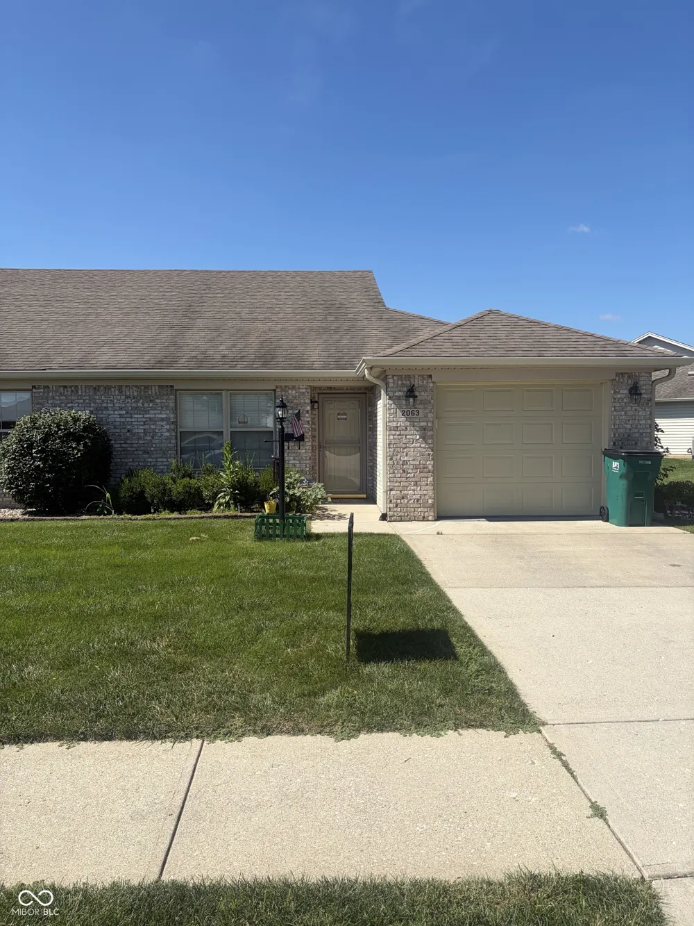 2063 Pelican Franklin, IN 46131