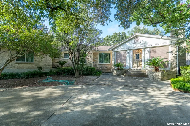 112 Tuttle Rd Terrell Hills, TX 78209
