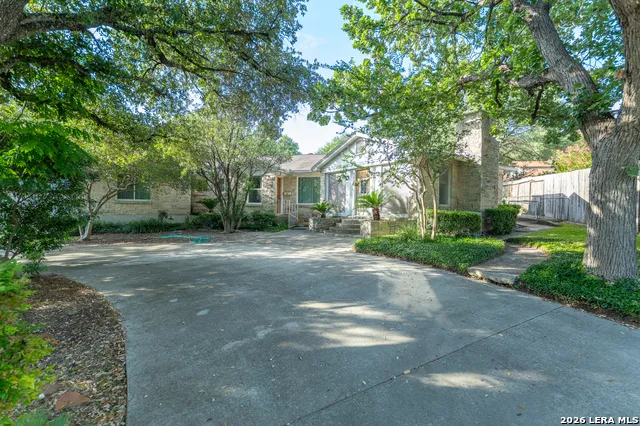 112 Tuttle Rd Terrell Hills, TX 78209