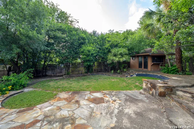 112 Tuttle Rd Terrell Hills, TX 78209