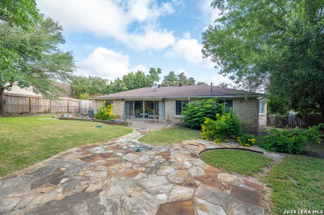 112 Tuttle Rd Terrell Hills, TX 78209
