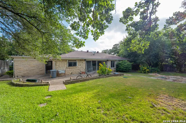 112 Tuttle Rd Terrell Hills, TX 78209