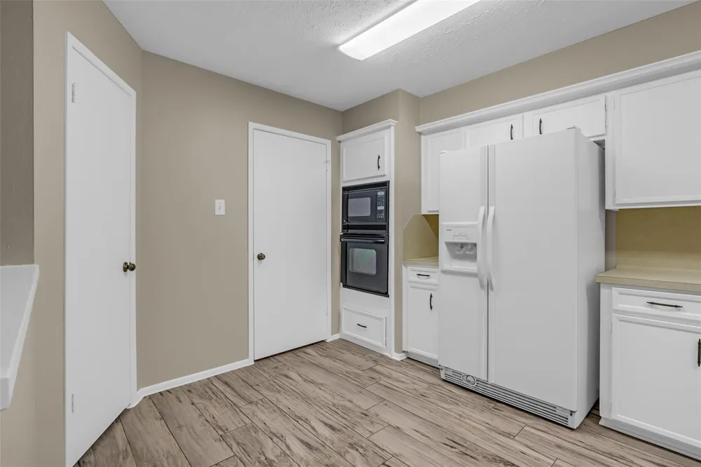 11827 Brook Meadows Lane Meadows Place, TX 77477