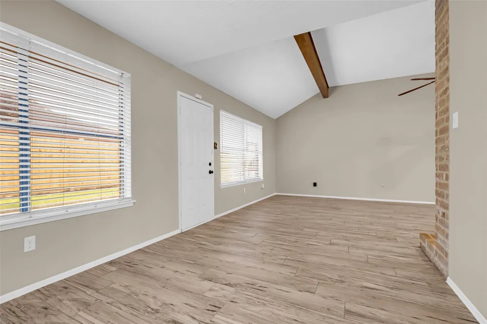 11827 Brook Meadows Lane Meadows Place, TX 77477