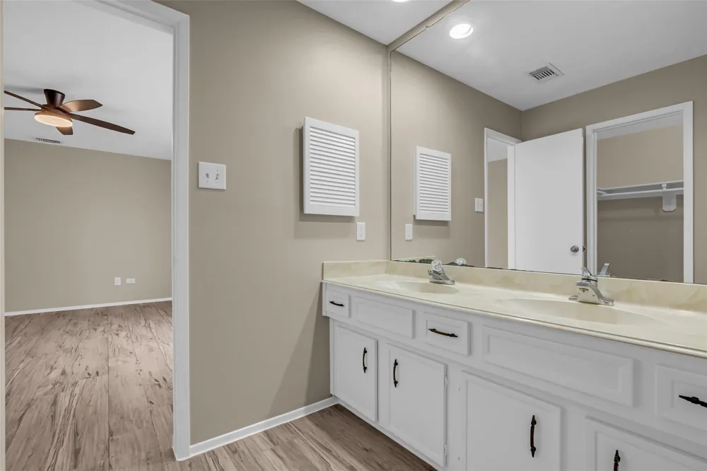11827 Brook Meadows Lane Meadows Place, TX 77477