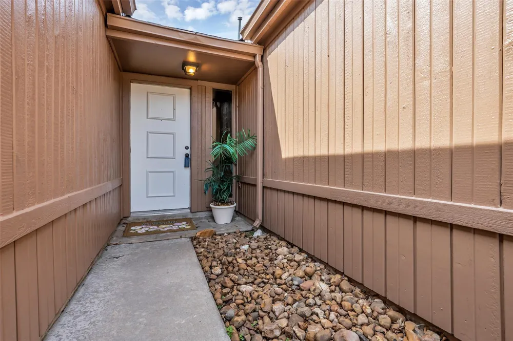 11827 Brook Meadows Lane Meadows Place, TX 77477