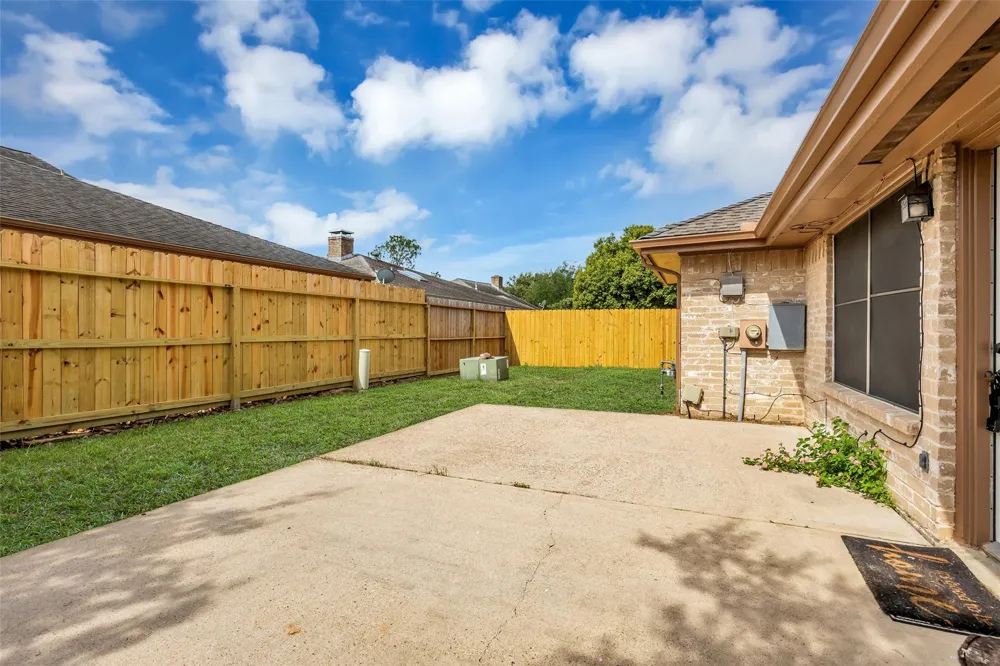 11827 Brook Meadows Lane Meadows Place, TX 77477