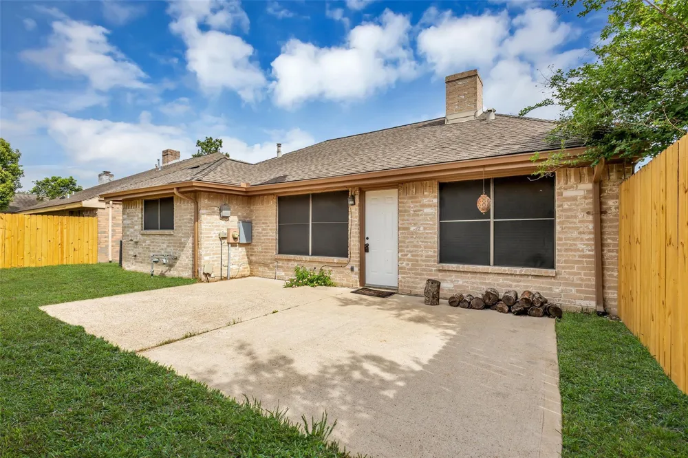 11827 Brook Meadows Lane Meadows Place, TX 77477