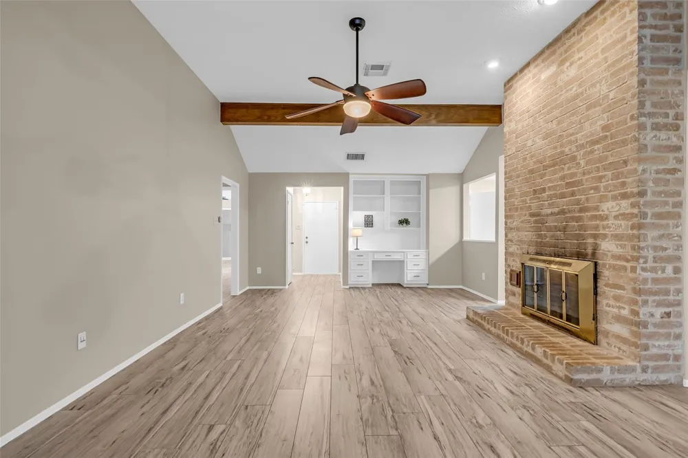 11827 Brook Meadows Lane Meadows Place, TX 77477