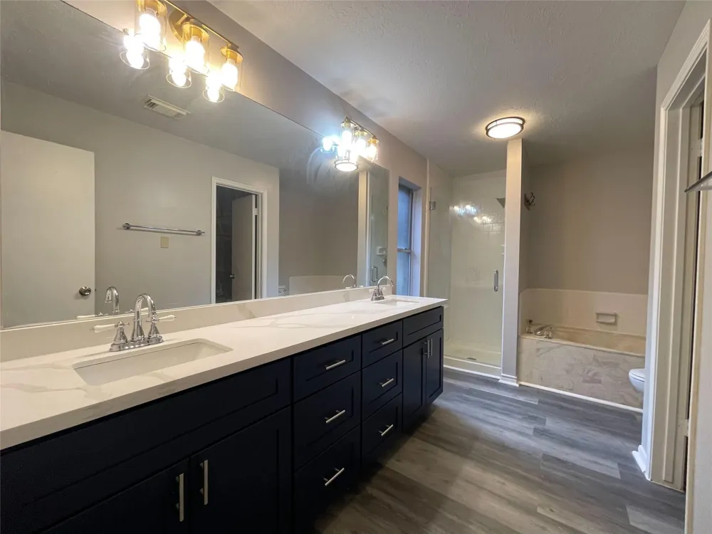 15631 Pilgrim Hall Drive Friendswood, TX 77546