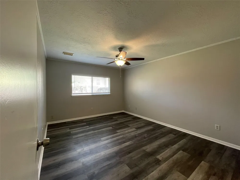 15631 Pilgrim Hall Drive Friendswood, TX 77546