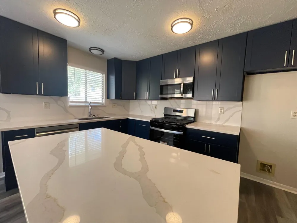 15631 Pilgrim Hall Drive Friendswood, TX 77546
